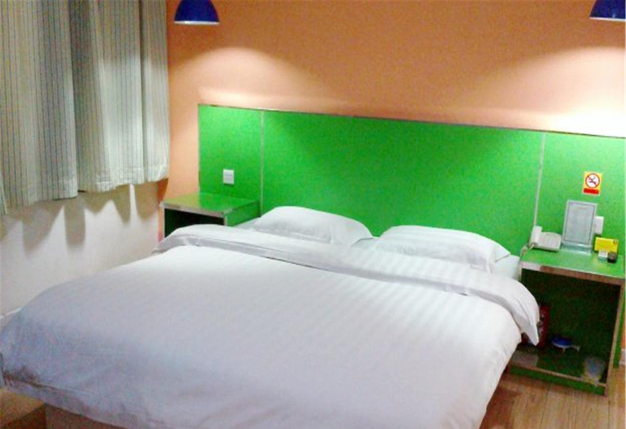 V8 Hotel Xilang Subway Branch Kanton Zewnętrze zdjęcie