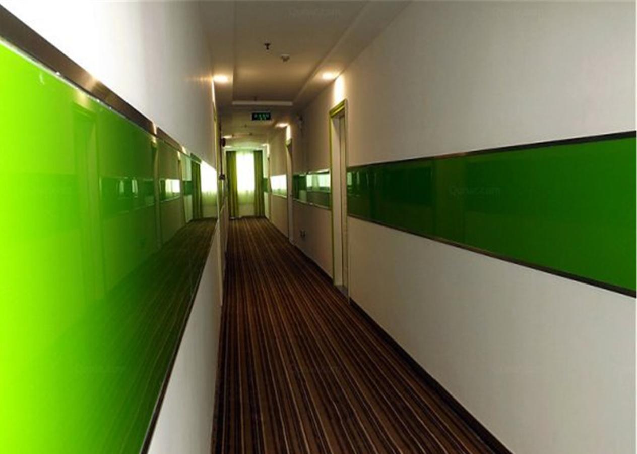 V8 Hotel Xilang Subway Branch Kanton Zewnętrze zdjęcie